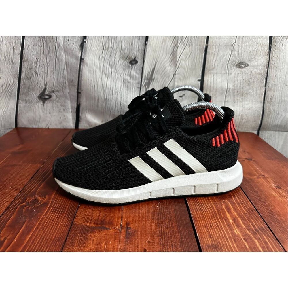 Adidas Originals Swift Run Men’s Size 7.5 Knit Sneakers Athletic Shoes